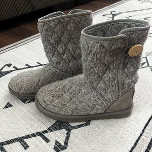 Mountain Quilted Grey Short Ugg Boots